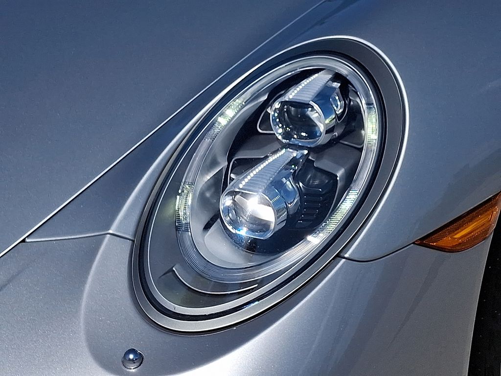 Thumbnail: 2017 Porsche 911 - 11