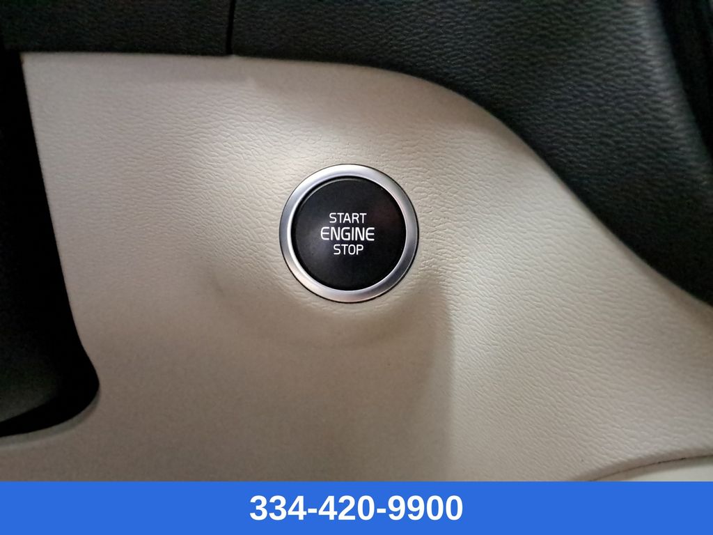 used 2022 Volvo XC40 car, priced at $19,799