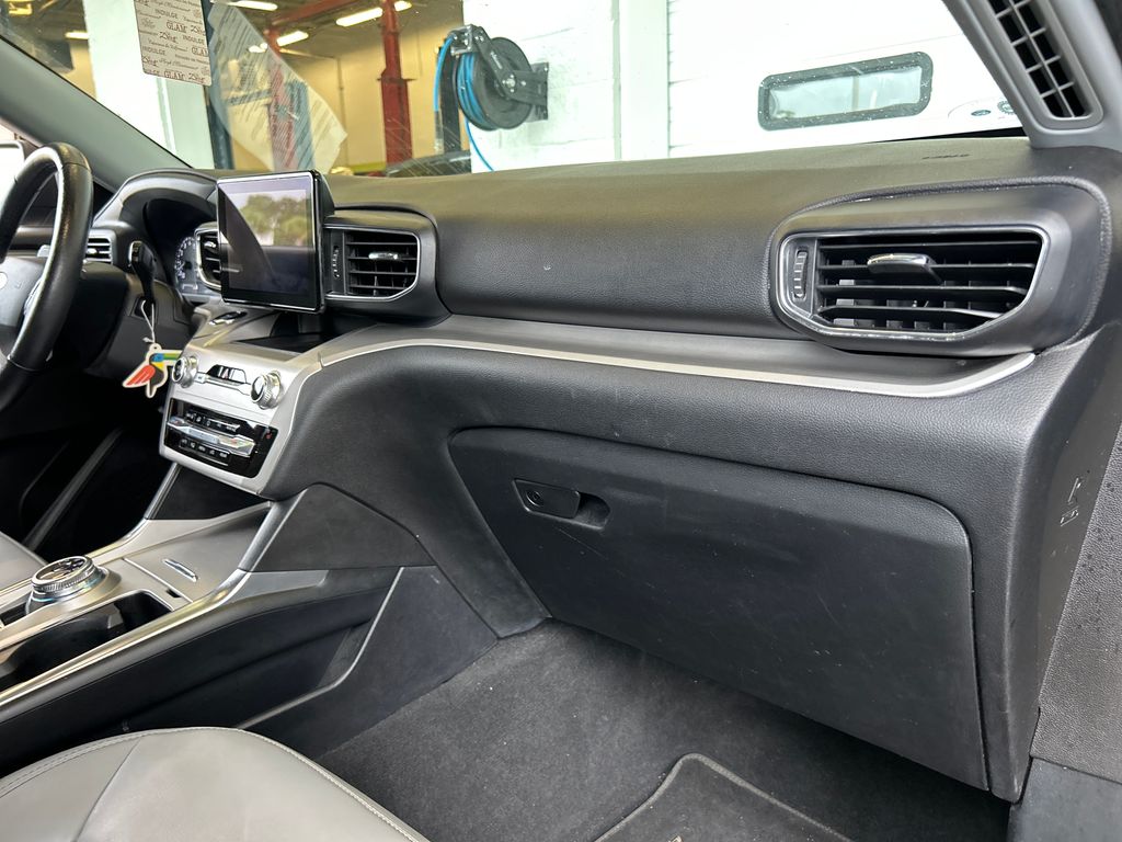 Used 2021 Blue Ford XLT image 15