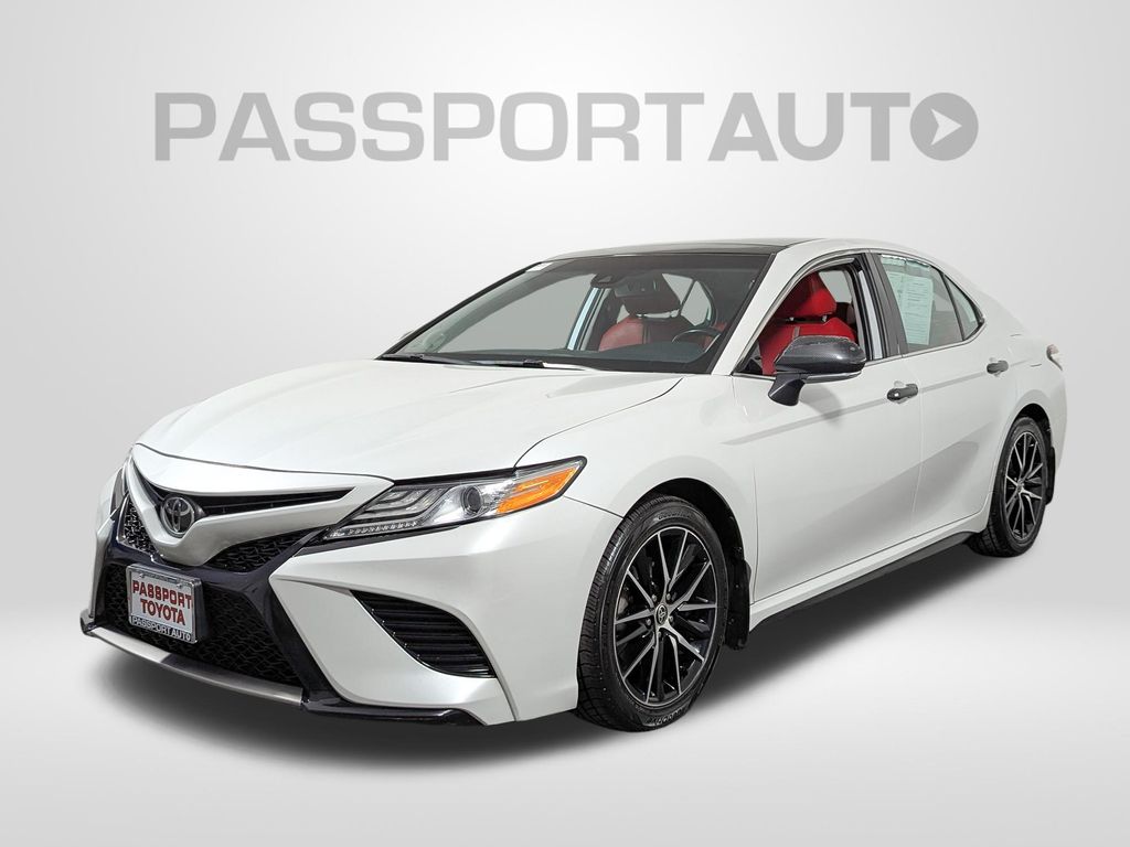 White (Wind Chill Pearl) 2020 Toyota Camry XSE FWD Sedan Front-Wheel Drive Automatic