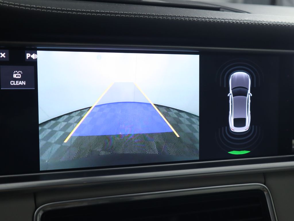 Thumbnail: 2019 Porsche Panamera - 16