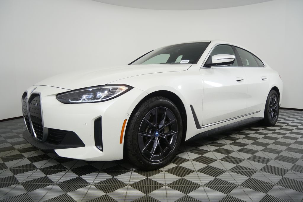 Thumbnail: 2023 BMW i4 - 7