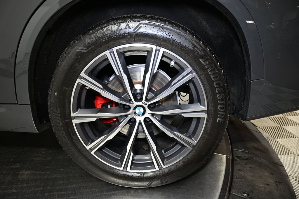 Thumbnail: 2024 BMW X5 - 13