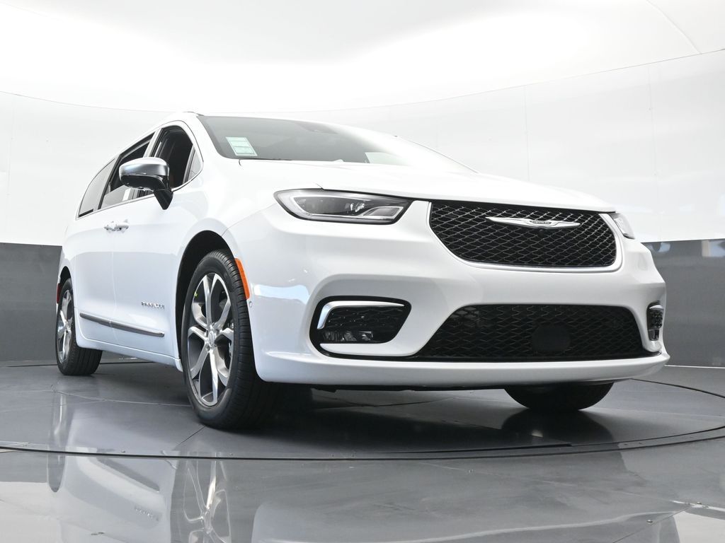 New 2026 Bright White Clearcoat Chrysler Pinnacle image 74
