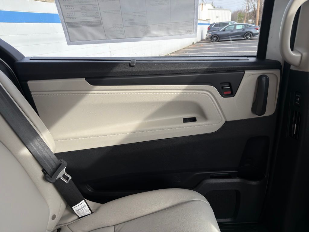 Thumbnail: 2026 Honda Odyssey - 20