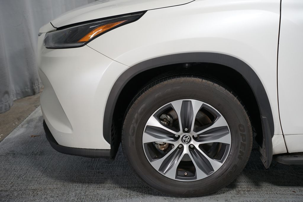 Thumbnail: 2021 Toyota Highlander - 5
