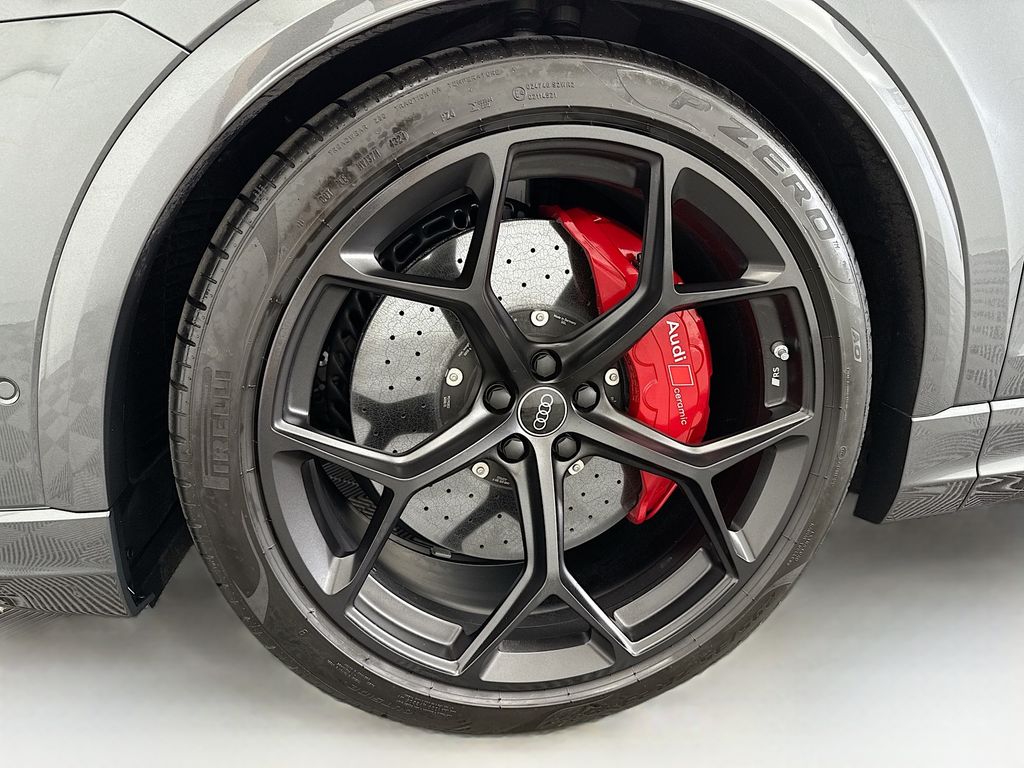 Thumbnail: 2025 Audi RS Q8 - 29