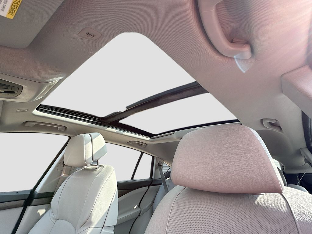 Used 2012 Gray BMW 550i xDrive Gran Turismo image 14