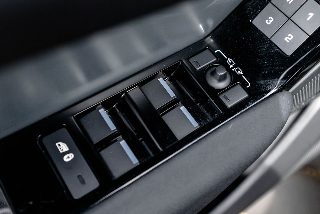 2025 Land Rover Range Rover Velar S - Photo 21
