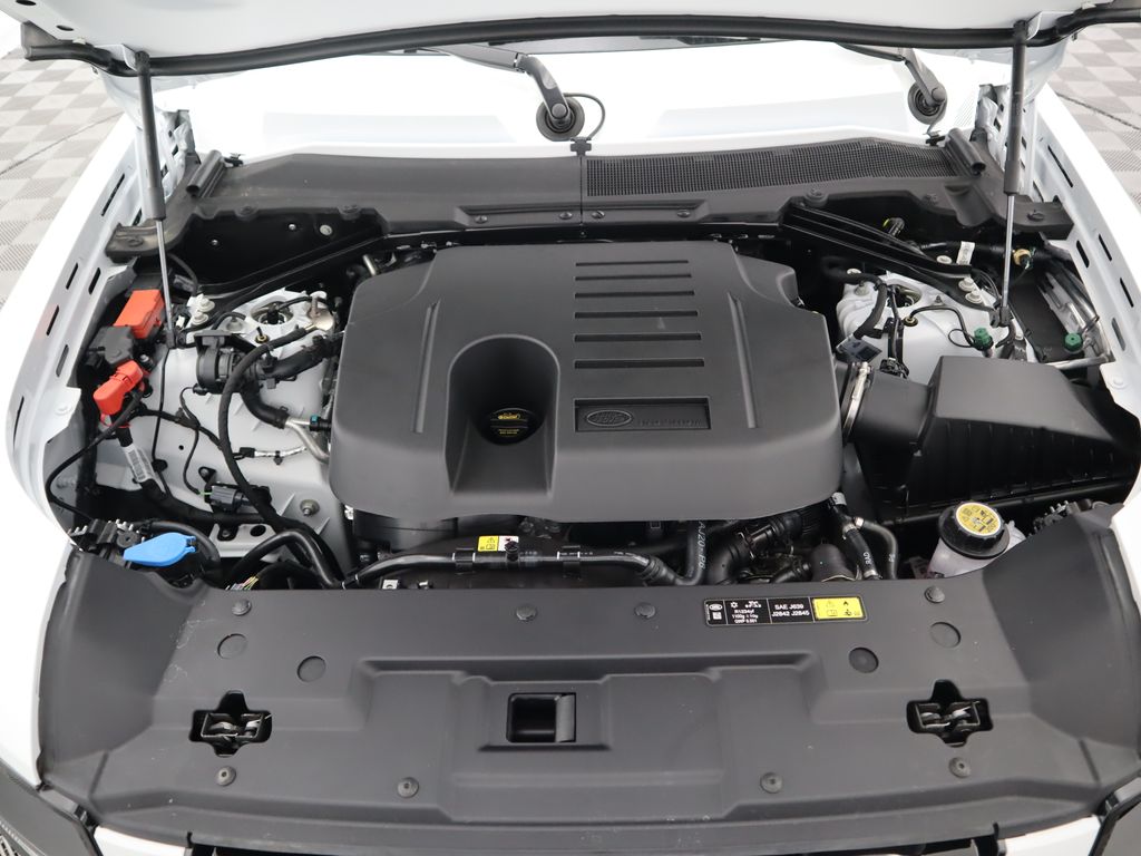 2025 Land Rover Defender 130 31
