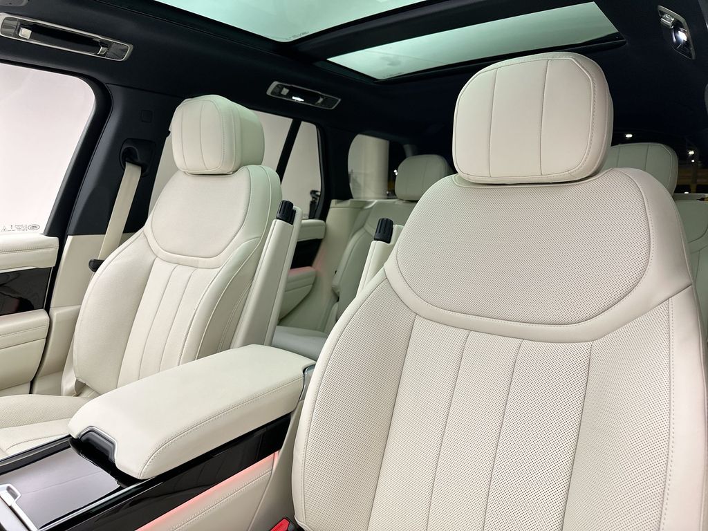 Thumbnail: 2025 Land Rover Range Rover - 10
