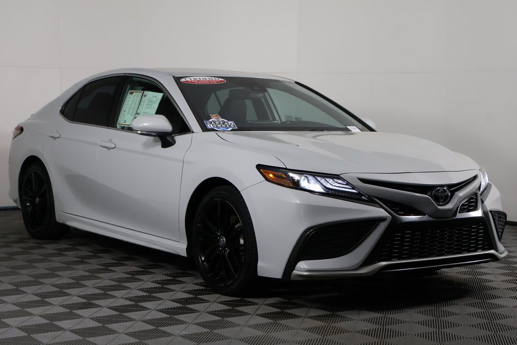 2023 Toyota Camry XSE 3