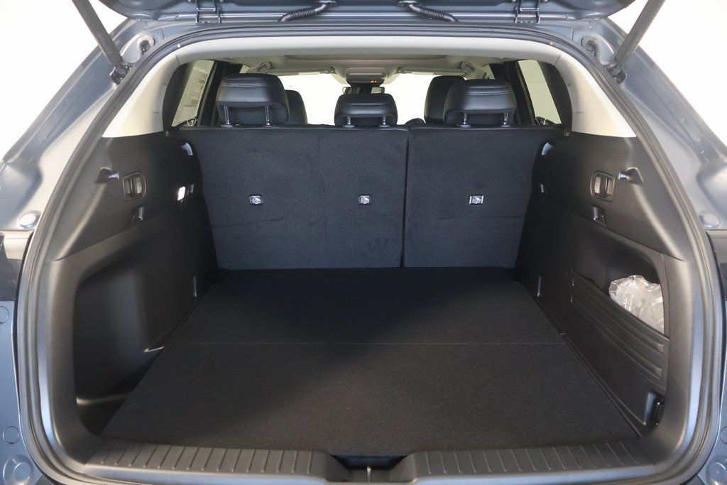 2025 Mazda CX-50  8