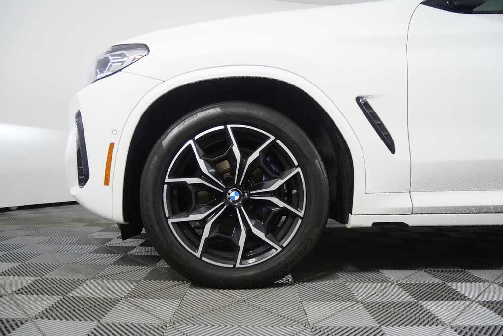 Thumbnail: 2025 BMW X4 - 7