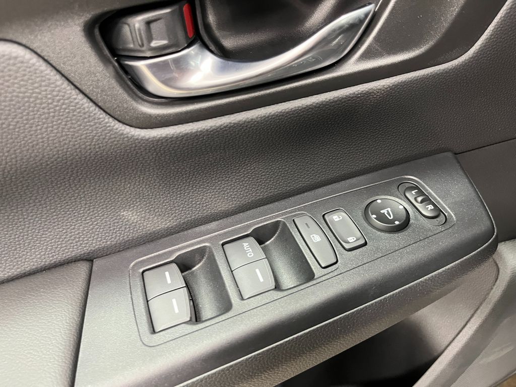 2026 Honda CR-V LX - Photo 8