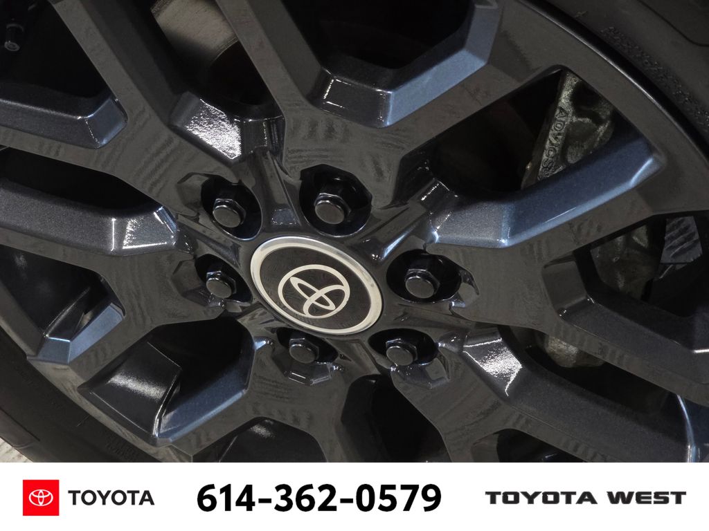 Used 2024  Toyota Platinum image 12