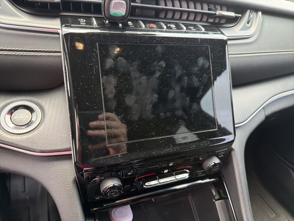 Used 2023 Baltic Gray Metallic Clearcoat Jeep Altitude image 7