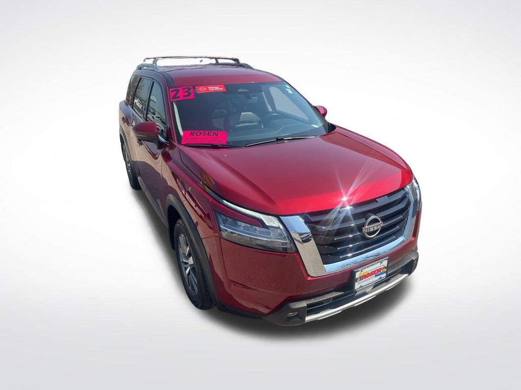 2023 Nissan Pathfinder SL photo