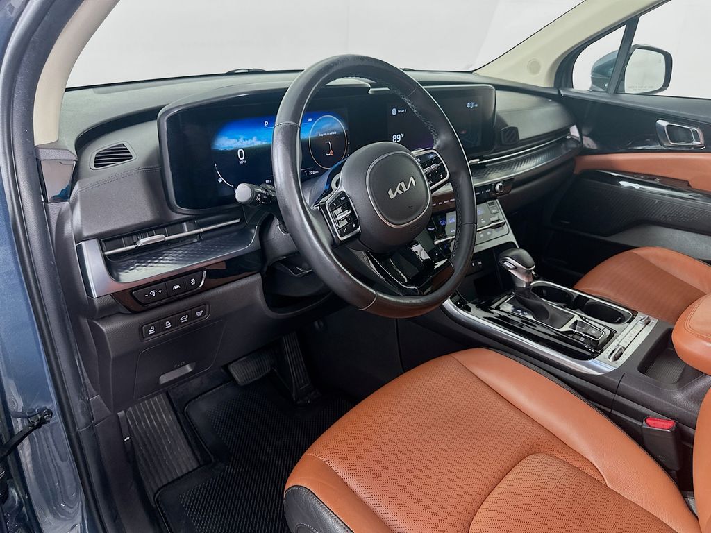 Thumbnail: 2022 Kia Carnival - 9