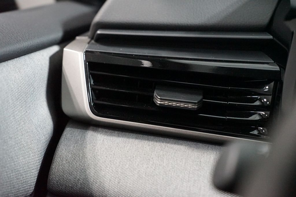 Thumbnail: 2025 Toyota Camry - 25