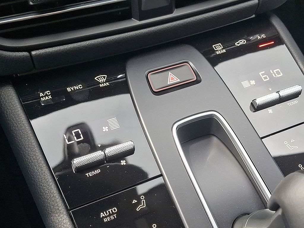 Thumbnail: 2026 Porsche Macan - 18