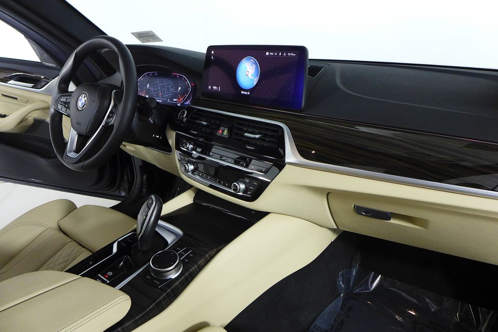 Thumbnail: 2023 BMW 5 Series - 13