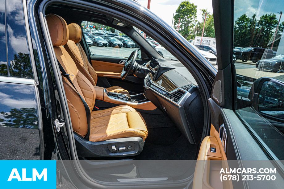 Used 2026 Black BMW sDrive40i image 23