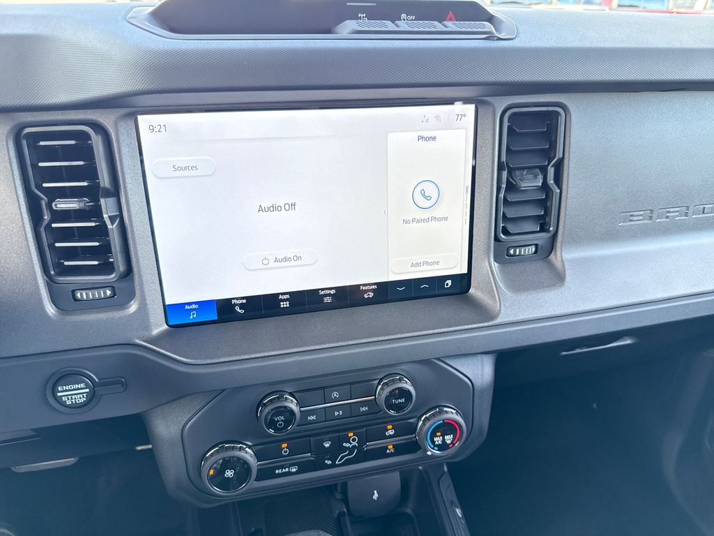 2025 Ford Bronco Base photo 5