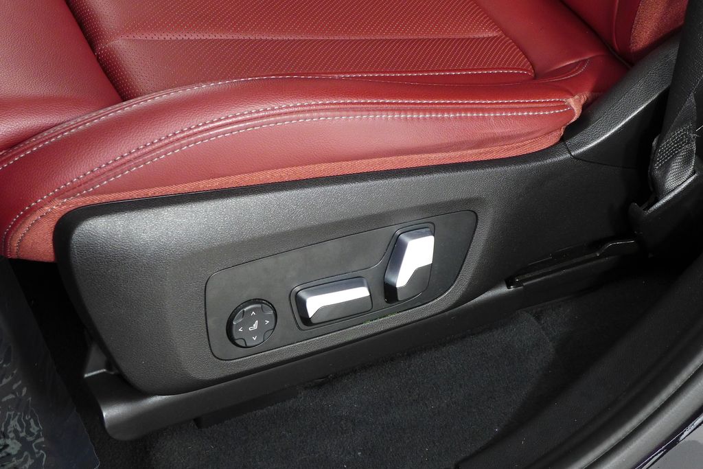 Thumbnail: 2023 BMW X4 - 23