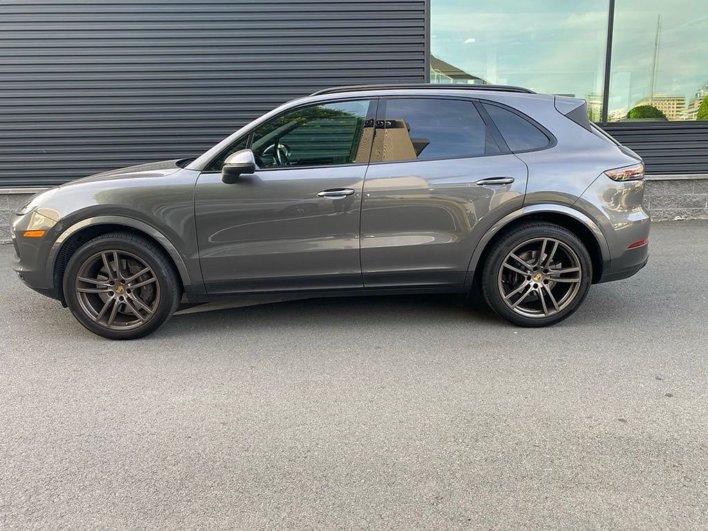 Thumbnail: 2022 Porsche Cayenne - 2