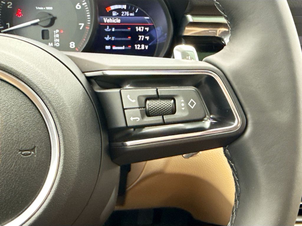 Thumbnail: 2026 Porsche Macan - 15