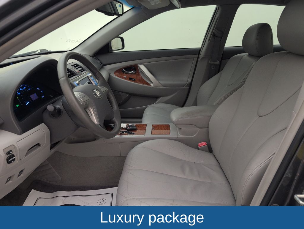 Used 2011 Gray Toyota Base image 4