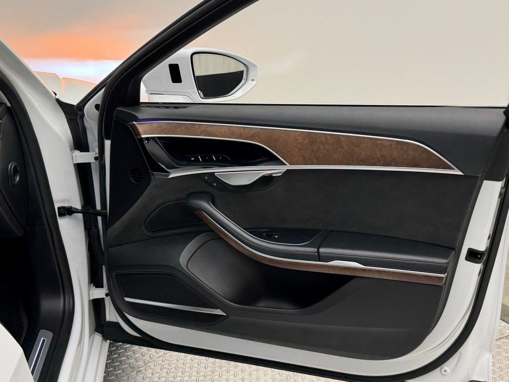2021 Audi A8 L 23