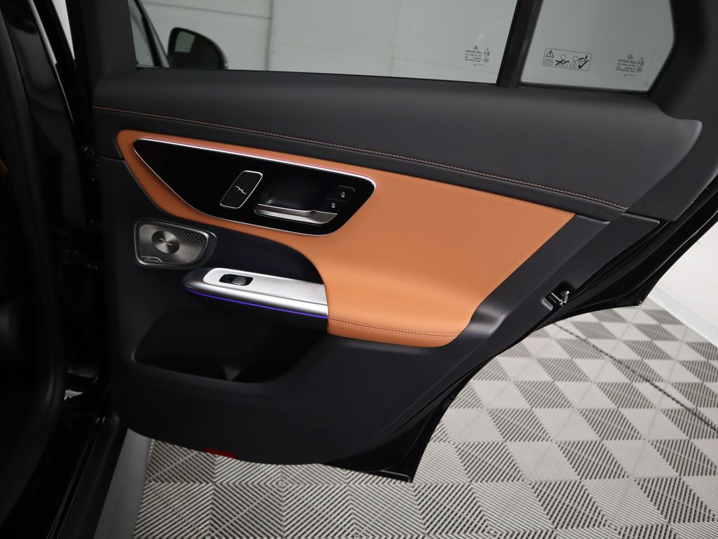 Thumbnail: 2025 Mercedes-Benz GLC - 28