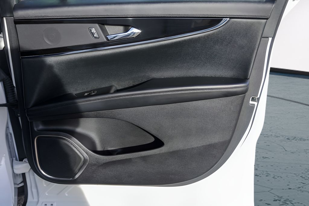 Used Car 2021 Lincoln Nautilus  Standard For Sale Under $30,000 In Austin, Texas