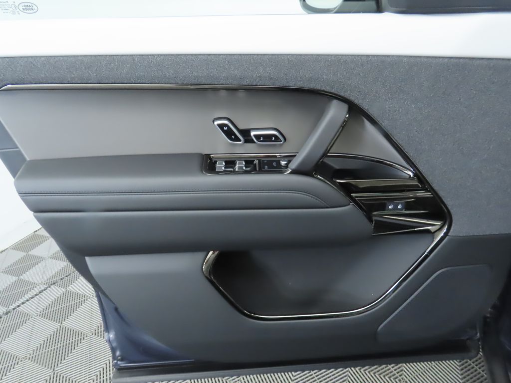 Thumbnail: 2025 Land Rover Range Rover Sport - 24