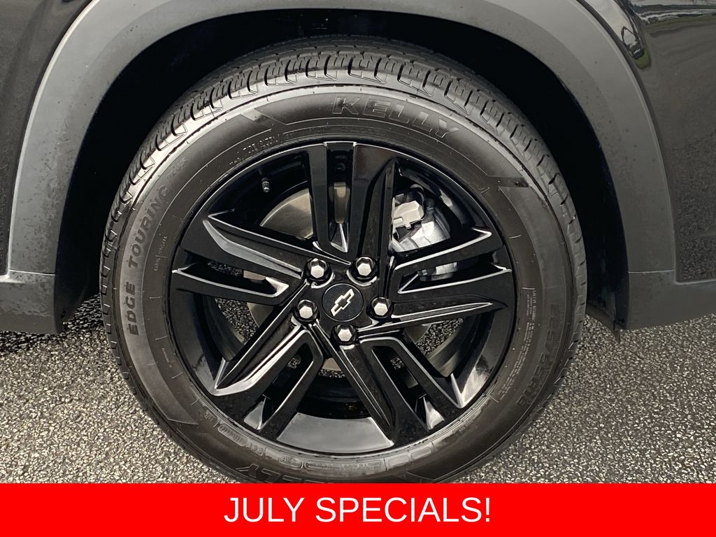 Used 2025 Chevrolet Trax SUV