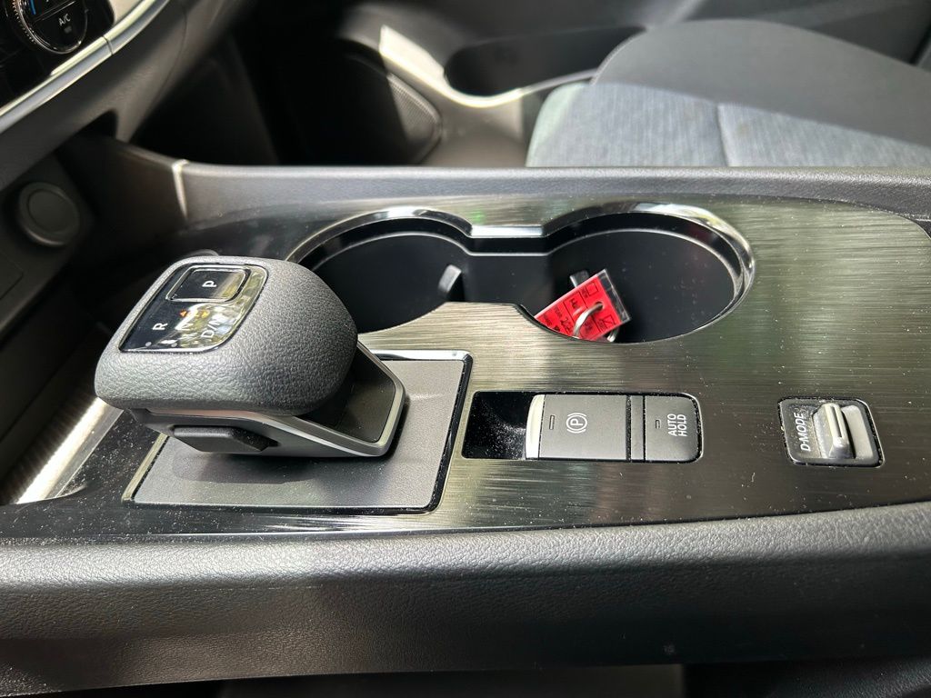 2021 Nissan Rogue SV 21