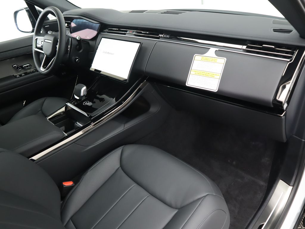2025 Land Rover Range Rover Sport SE 18