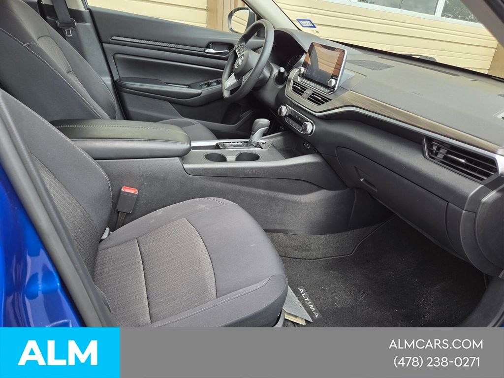 Used 2025 Blue Nissan 2.5 SV image 19