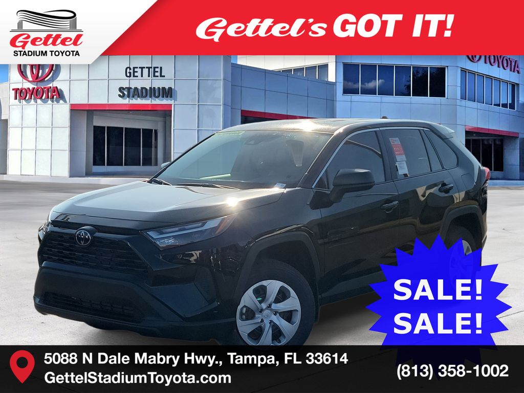 2025 Toyota RAV4 LE's photo