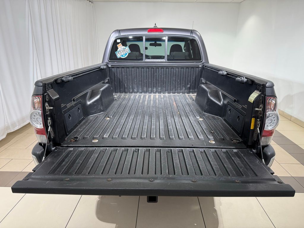 Thumbnail: 2015 Toyota Tacoma - 11