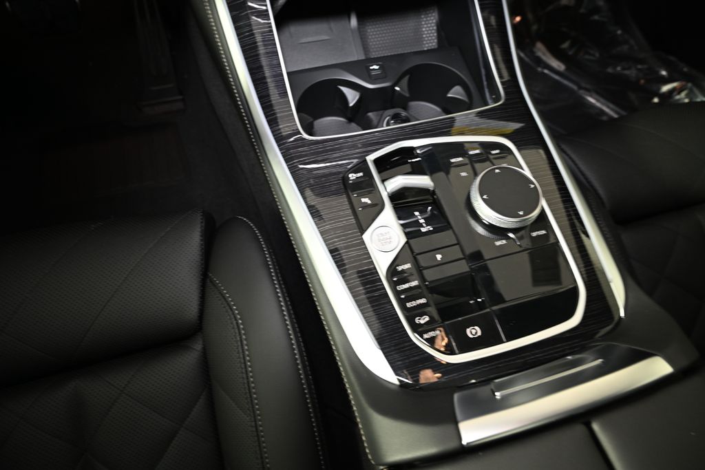 Thumbnail: 2026 BMW X5 - 19