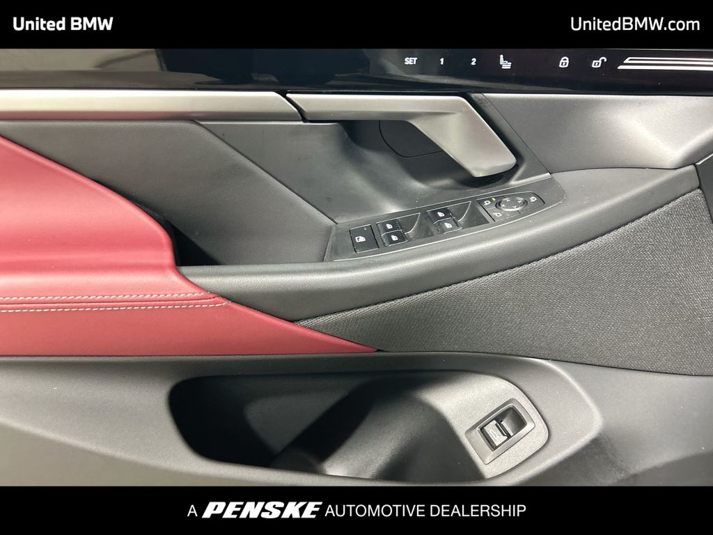 Thumbnail: 2024 BMW 5 Series - 11
