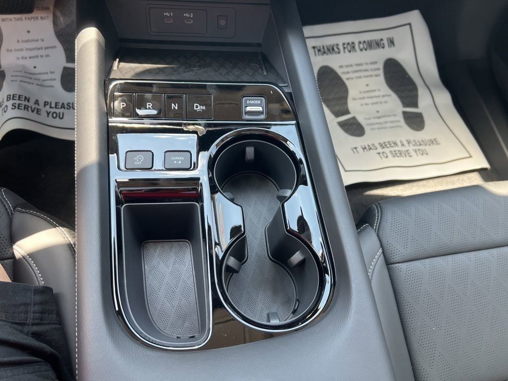 2025 Everest White Pearl Tricoat Nissan Murano Platinum AWD SUV