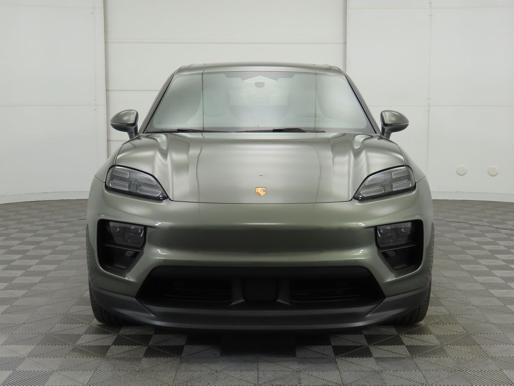 2024 Porsche Macan T 10