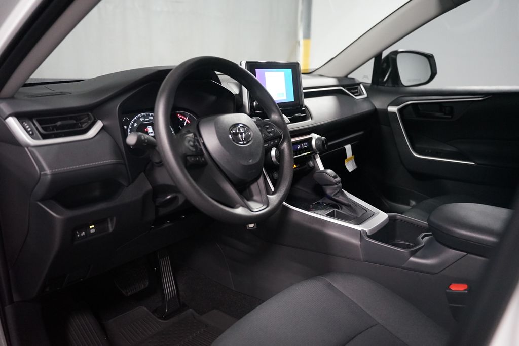 Thumbnail: 2025 Toyota RAV4 - 15