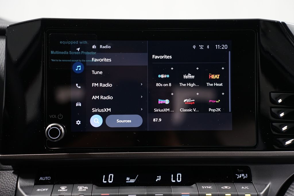 2025 Toyota Camry SE 19