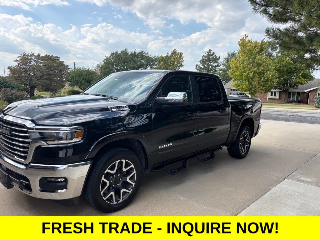 2025 RAM 1500 Laramie Crew Cab 4WD
