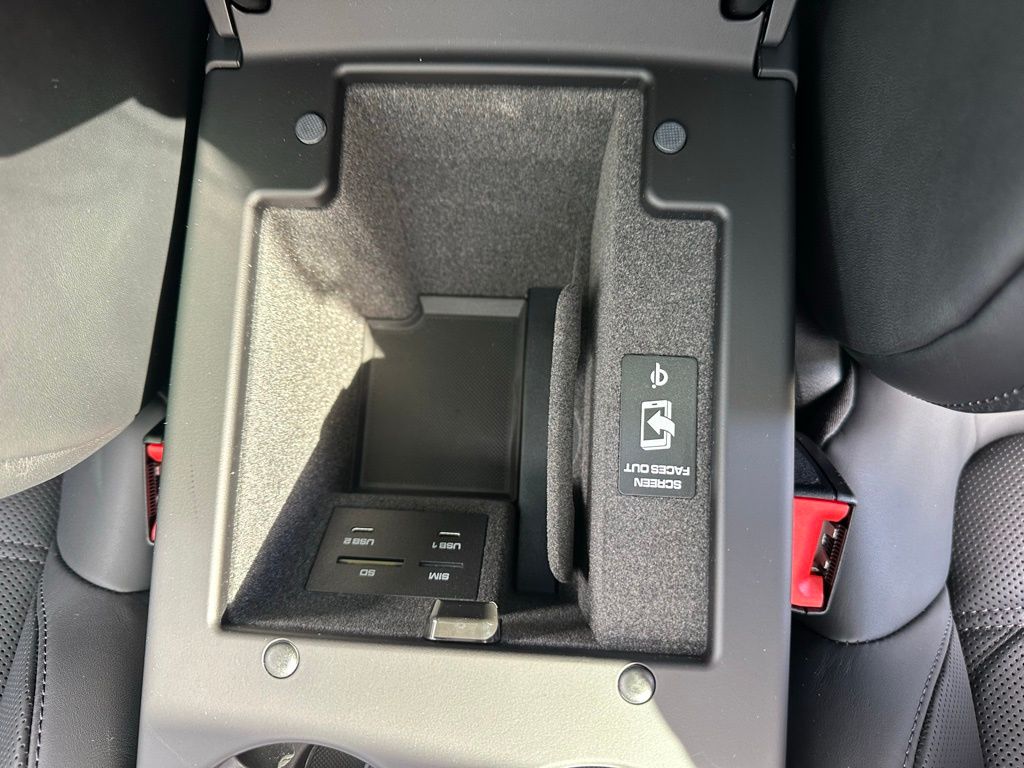 Thumbnail: 2026 Porsche Macan - 26